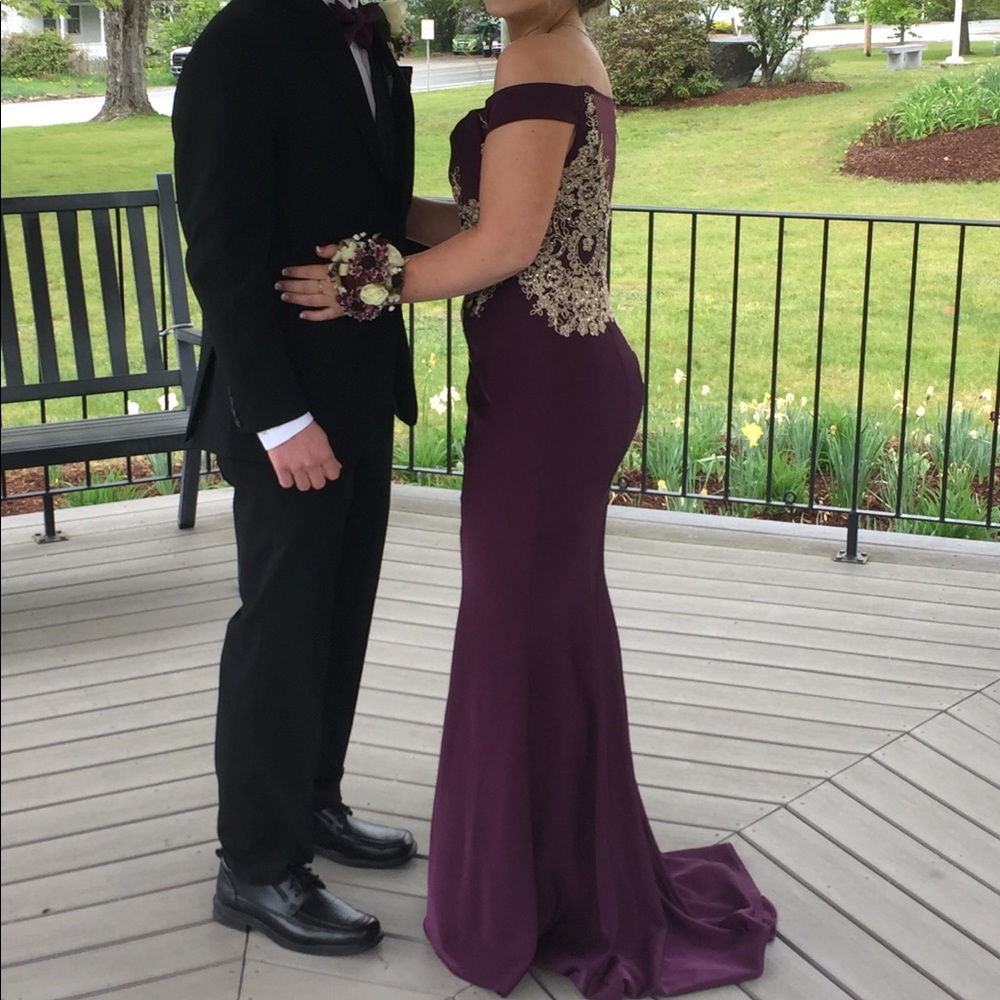 Beautiful prom dress! - Picture 5 of 8